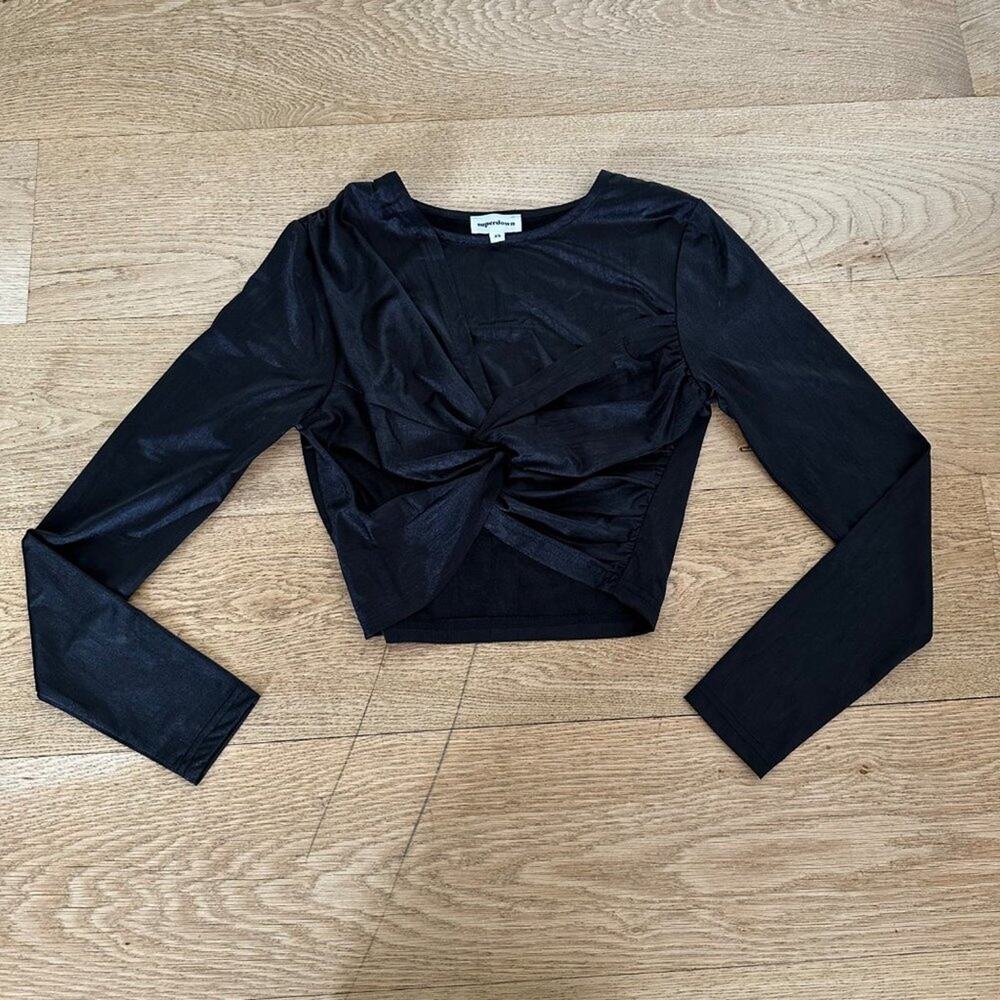 Superdown Drew Twist Front Top in Black